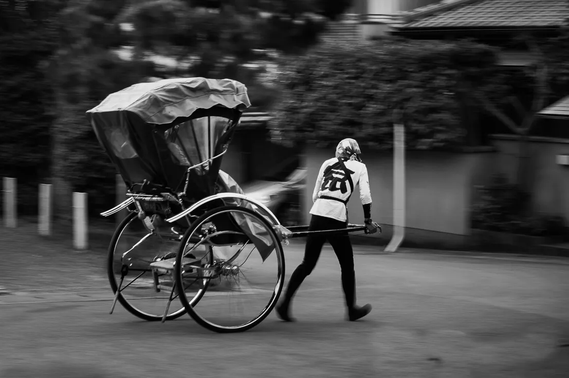 rickshaw-higashiyama-kyoto-japan rickshaw-higashiyama-kyoto-japan