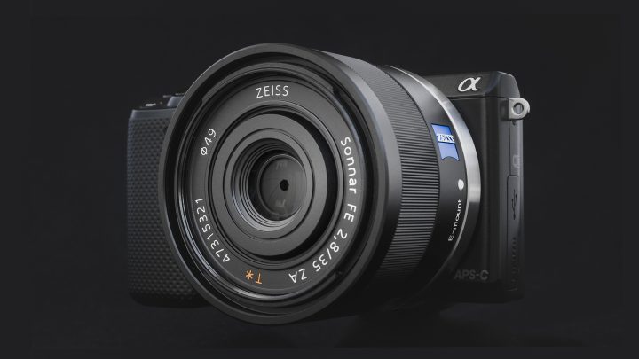 Sony NEX-5R With Sony Zeiss 35mm E-Mount Lens